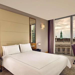 Superior Double Room London Eye View